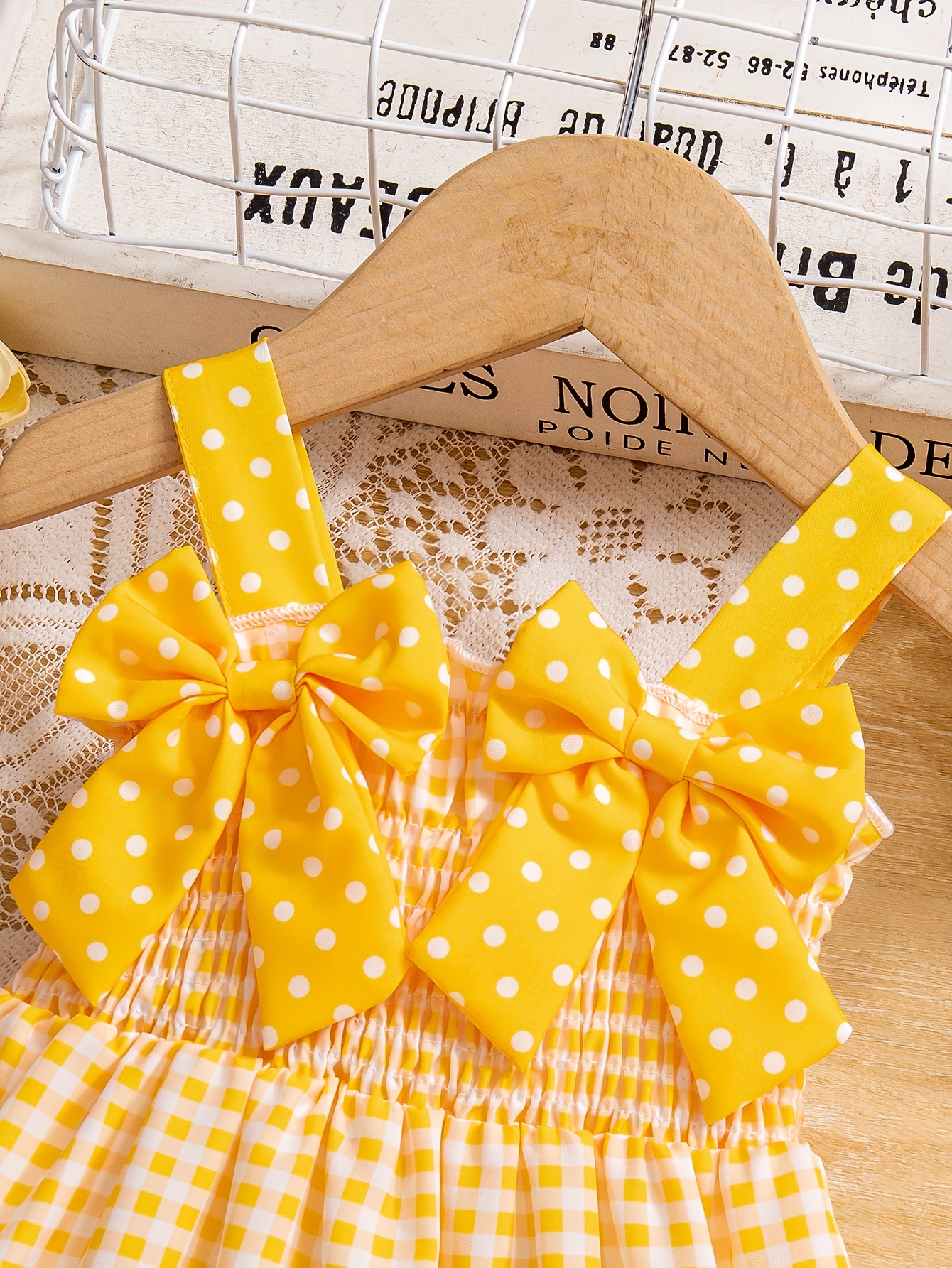 p101380 cute checkered polka dot strap pineapple - Temu Oman
