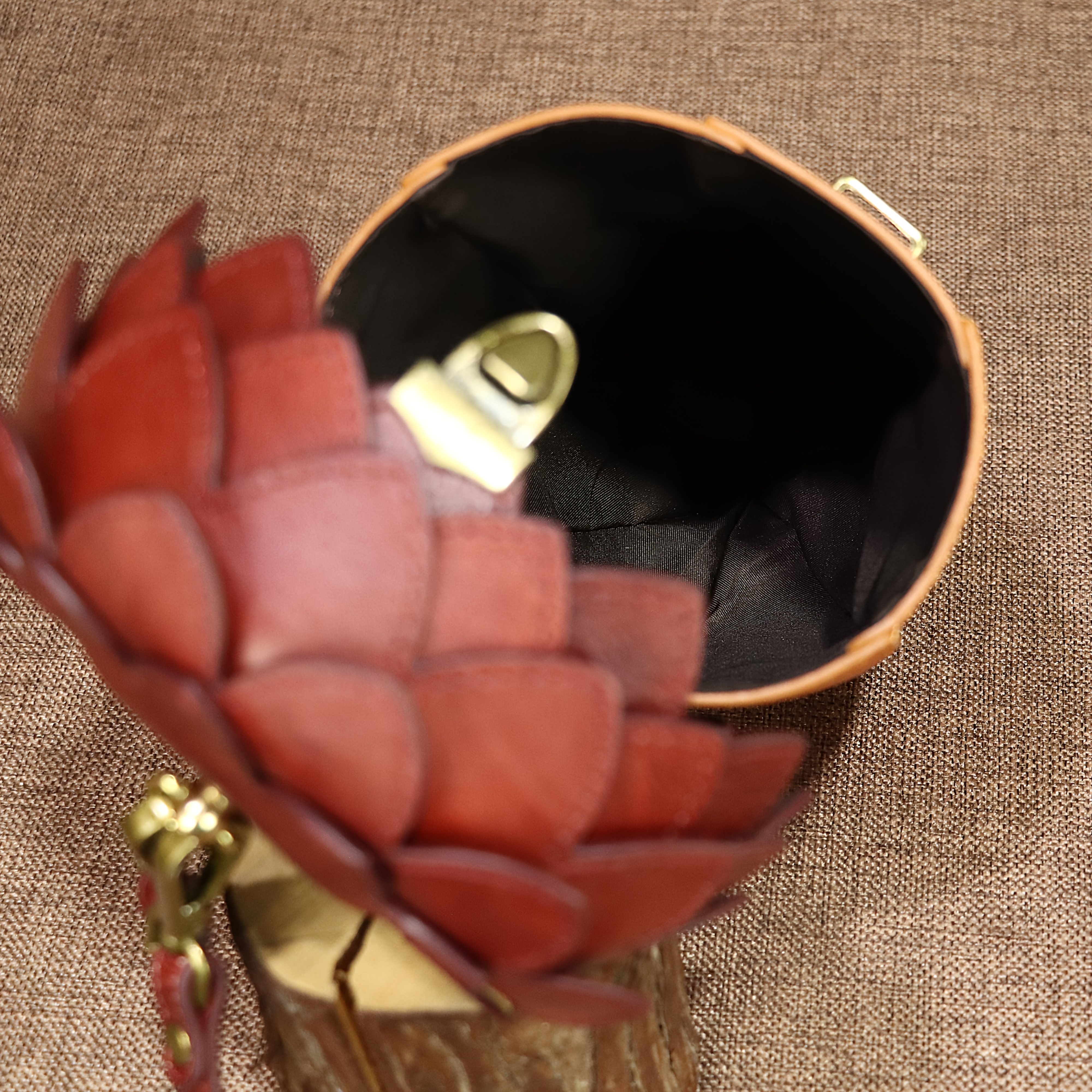 Women'S Genuine Leather Handbag - Vintage Purse with Adjustable Strap, Spacious Interior for iPhone, Makeup, Cards, Keys - Elegant Everyday & Formal Bag - Durable & Easy-Clean - Perfect Gift for Women, Ladies Handbags, Card Holder, Classic Design, Sturdy Construction, Compact Handbag, Professional Women, Stylish Accessory, Highquality Stitching, Shoulder Bag, Fashion Lovers