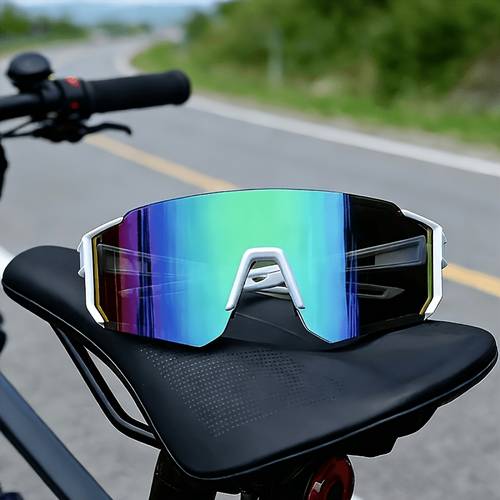 gafas clásicas para hombre con envoltura y acabado espejado, adecuadas para diversas actividades