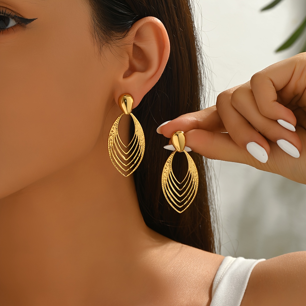 TEMU 1 Pair Light Luxury Irregular Water Drop Women's Golden Earrings, Premium Temperament Jewelry