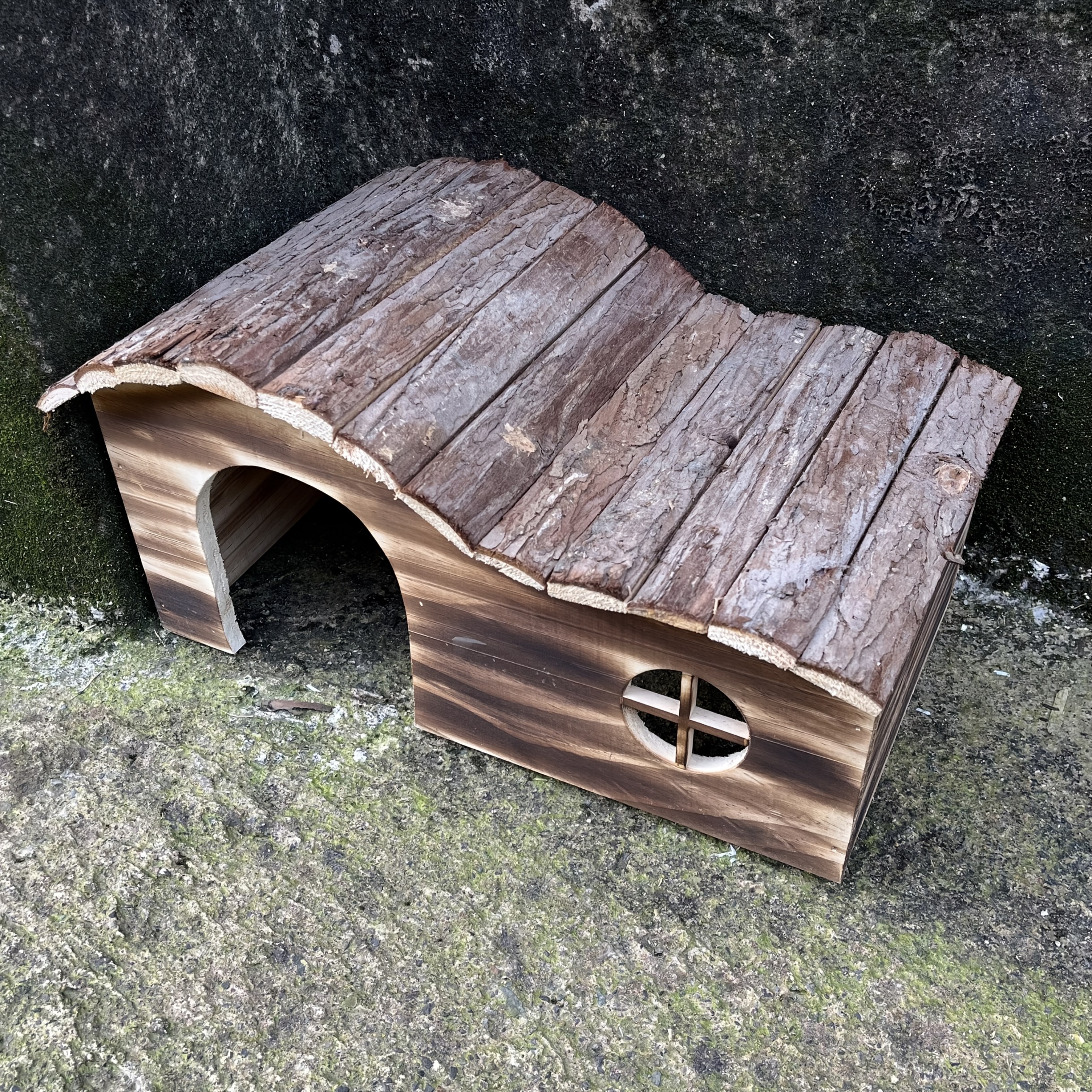 Rustic Cedar Wood Small Animal House