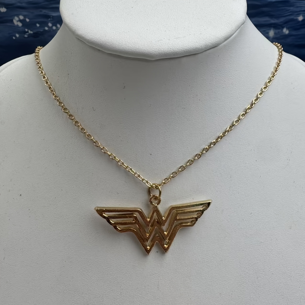 TEMU Wb Warner . Superhero Theme Hollow Wing Necklace, Iconic Symbol , Medium Chain Length. Easy And Grand, Exquisite , Versatile For Daily Wear,