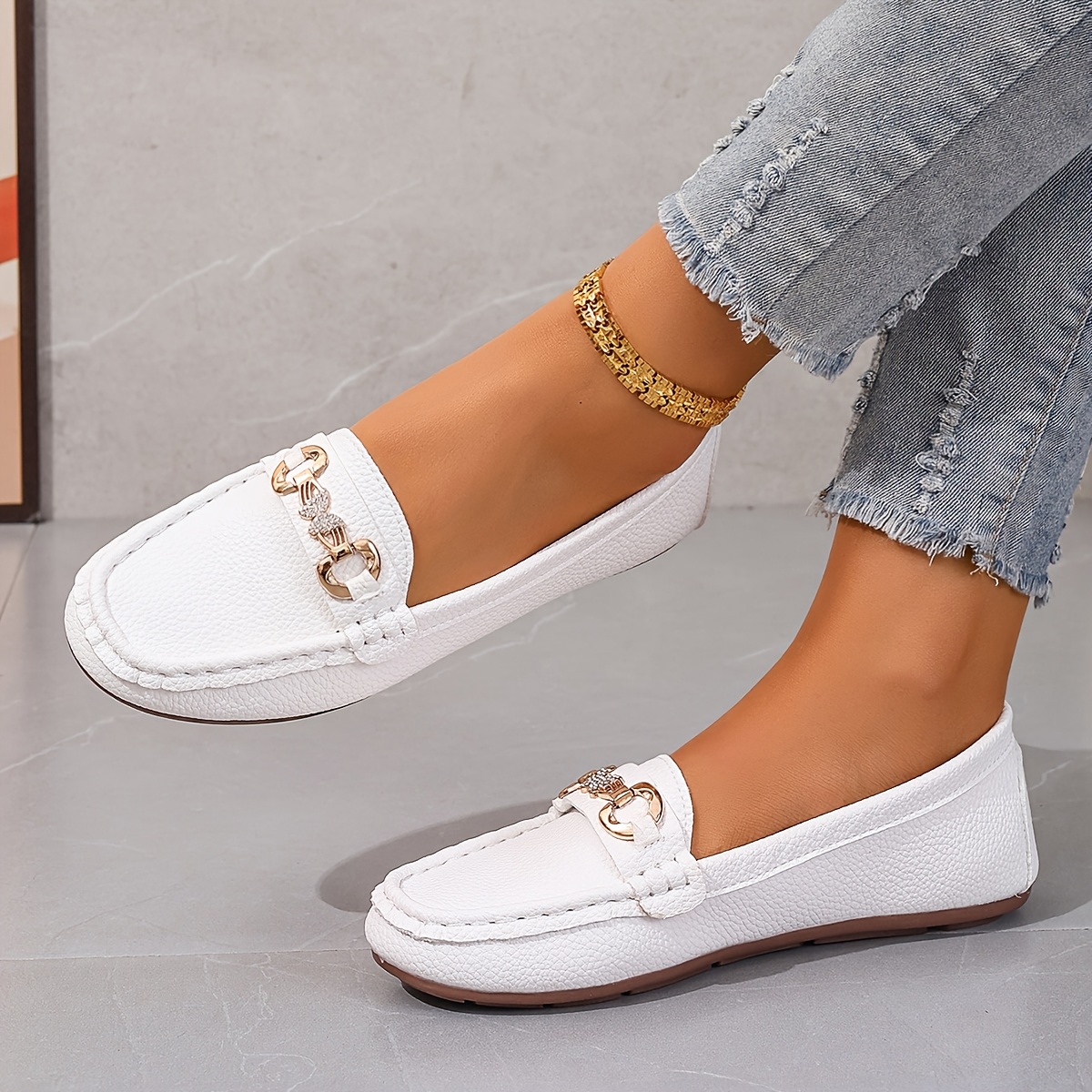 TEMU Women's Fashionable And Comfortable Solid-color Flat Shoes With A Lightweight Buckle Decoration