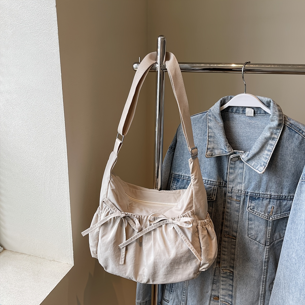 Fitness Tote Bag, Casual Versatile Japanese-style Large Capacity Summer Travel Simple Solid Color Lightweight Commuter Shoulder Pack