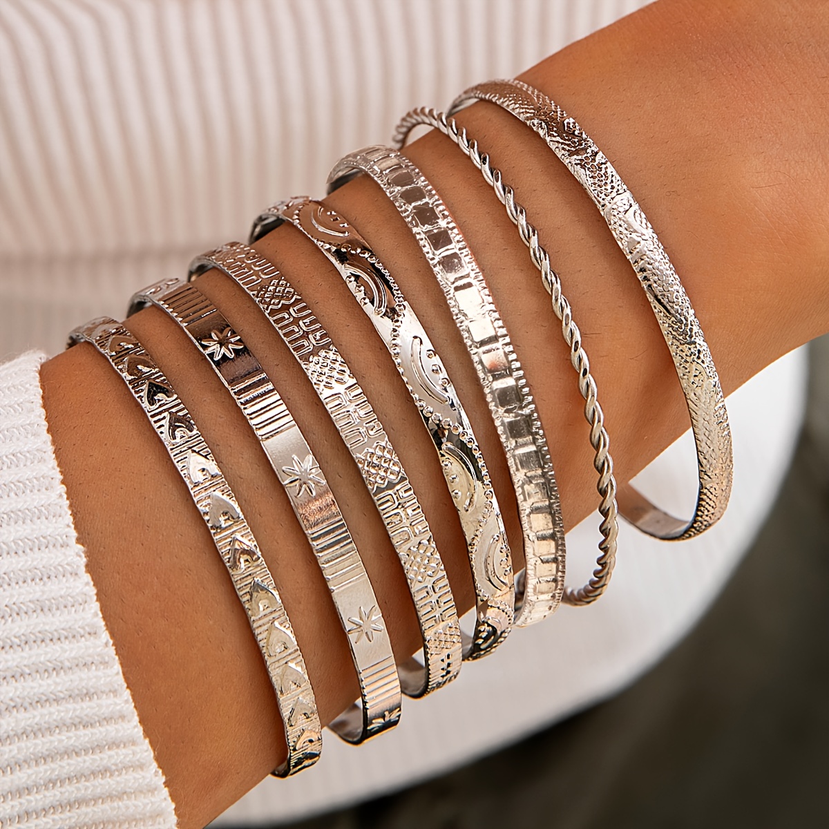 TEMU 7pcs Fashionable, , Elegant, And Metal-style Heart And Starburst Embossed Open-end Women's Bangle Jewelry Set With Arrow And Star Patterns,