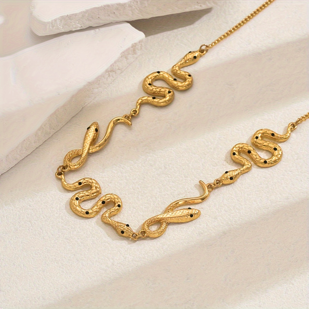 Image of 1pc Elegant Fashion Gothic Snake With Alloy Handmade Link Women's Choker Jewelry Necklace Suitable For Party Wear Holiday Dress Up Gifts