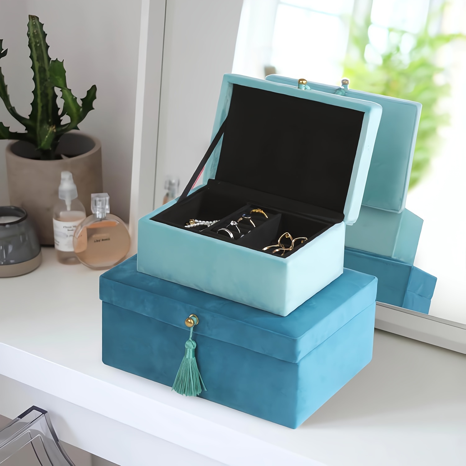 

Set Of 2 Pieces Velvet Decorative Boxes, Jewelry Boxes Storage Accessory Organizer Boxes With Elegant Handle Decor, Classic Velvet (blue)
