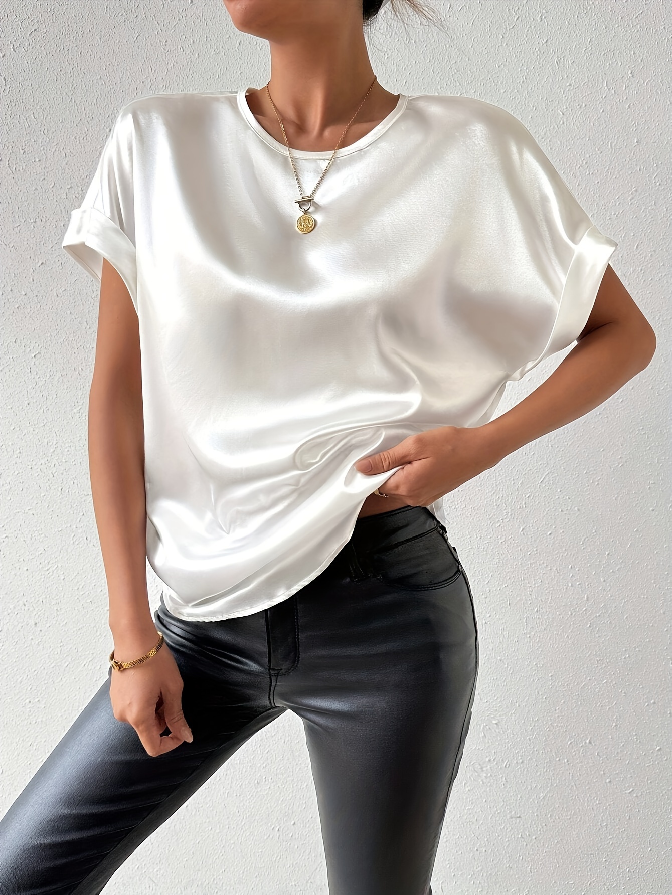 Women's Batwing Short Sleeve Round Neck Blouse - Elegant Solid Color Non-See-Through Shirt, Machine Washable Lightweight Top for Spring Summer Fall, Versatile Casual & Formal Wear, Seasonal Fashion, Sophisticated Casual, Nonseethrough Fabric