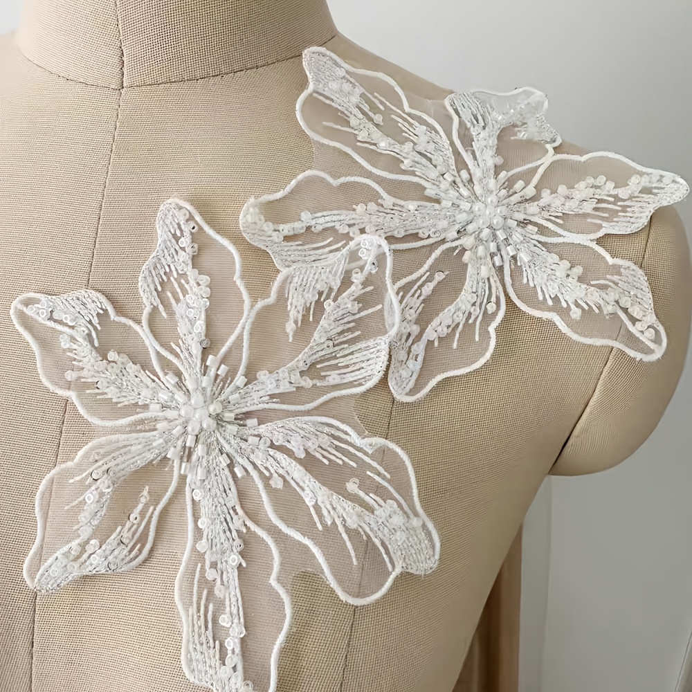 E-shop 2 Sets weiße Blumen-Perlen-Spitzenstoff-Patches für Hochzeitskleider Dekorationen und Erweiterungen