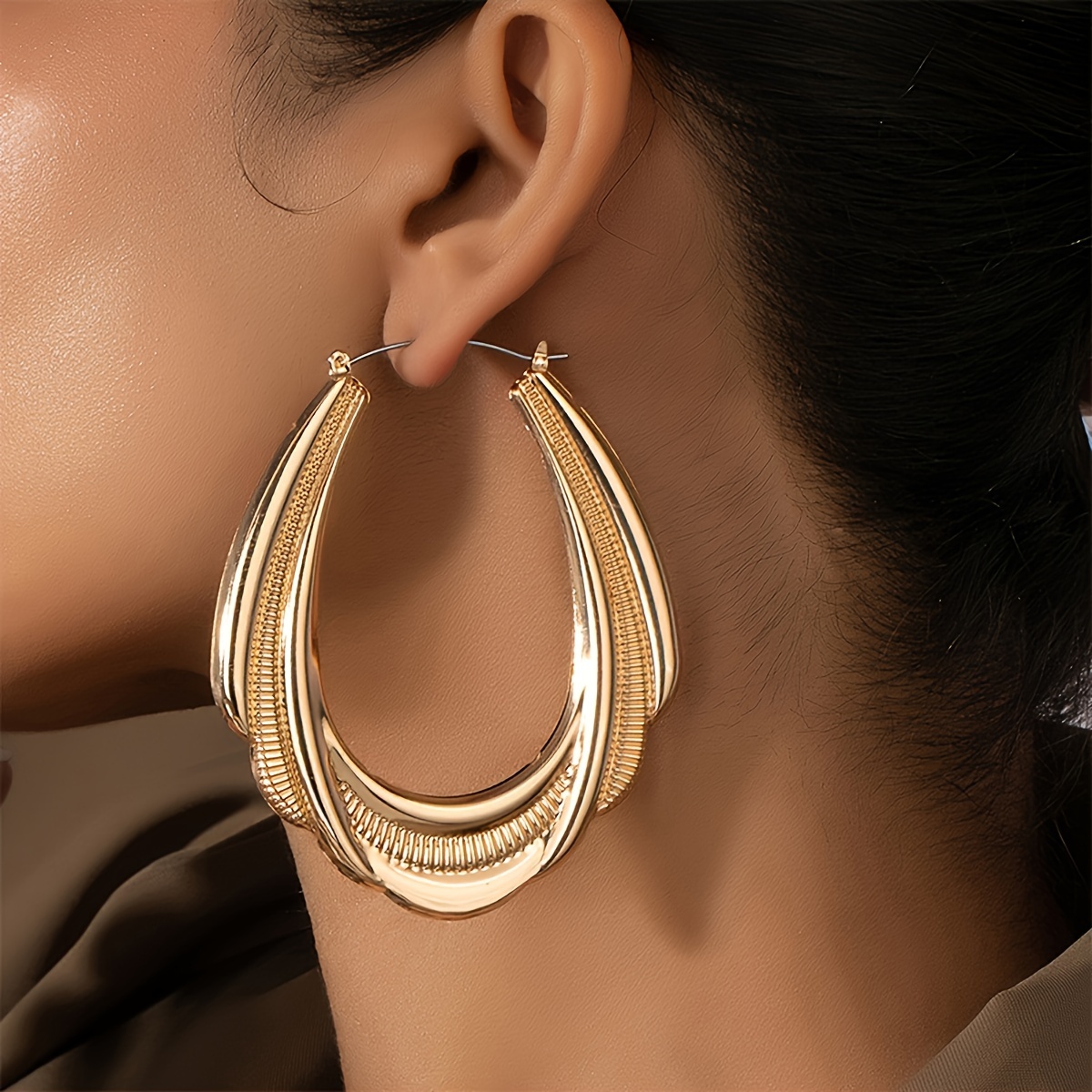 

1 Pair Vintage-inspired Geometric Hoop Earrings, Simple Elegant Style, 14k Golden Plated, Iron Material, All-season Fashion Jewelry For Women