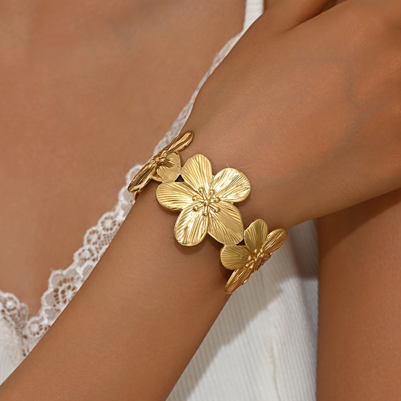 

Elegant Geometric Flower Open Cuff Bracelet For Women - Minimalist Style, Suitable For Everyday Wear And Parties