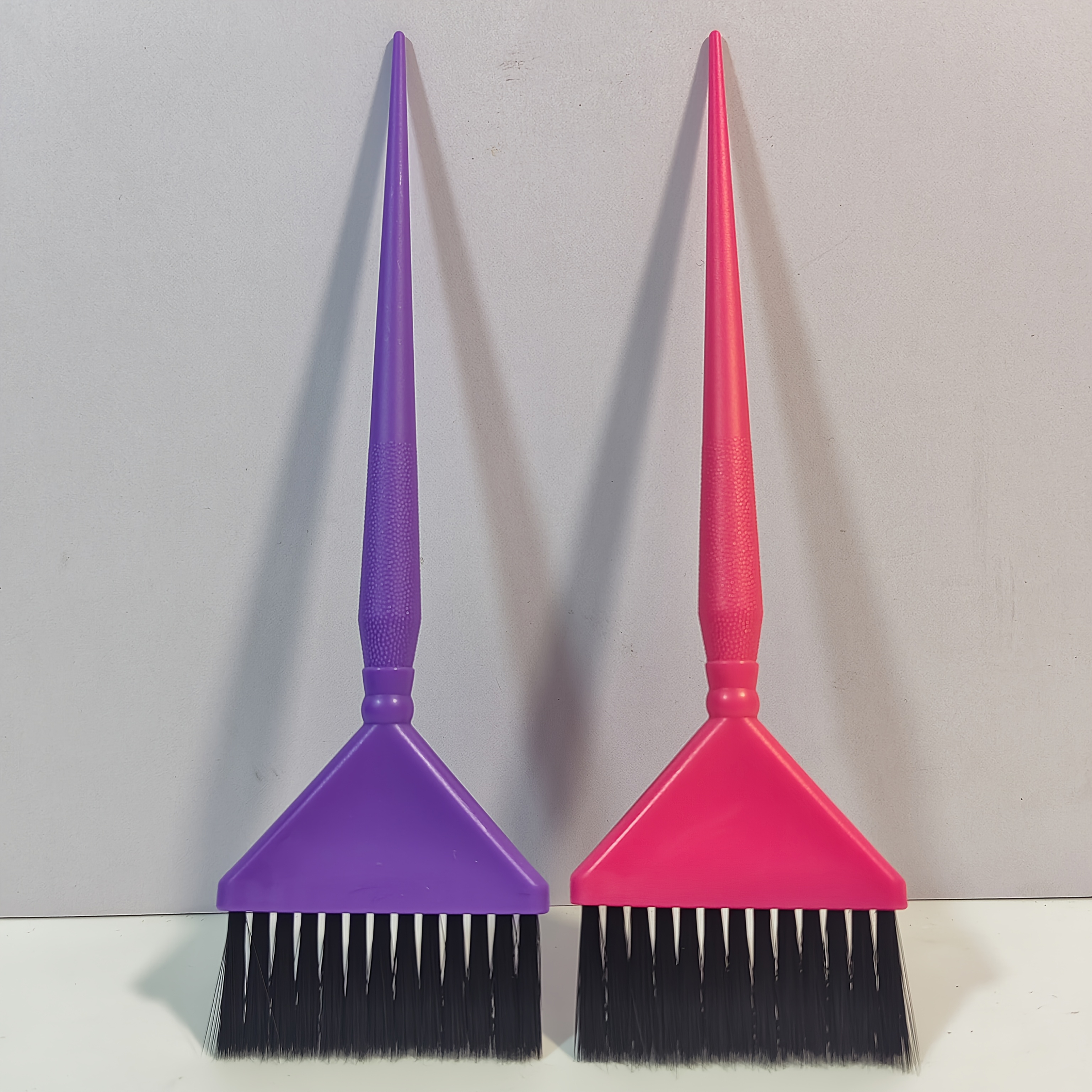 E-shop Ausgewähltes Set von 2/3/4/5 Salon Haarfarben Pinseln - Neues Modell in 5 Farben - Weiche Borsten, Entwickelt für professionelle Friseure,