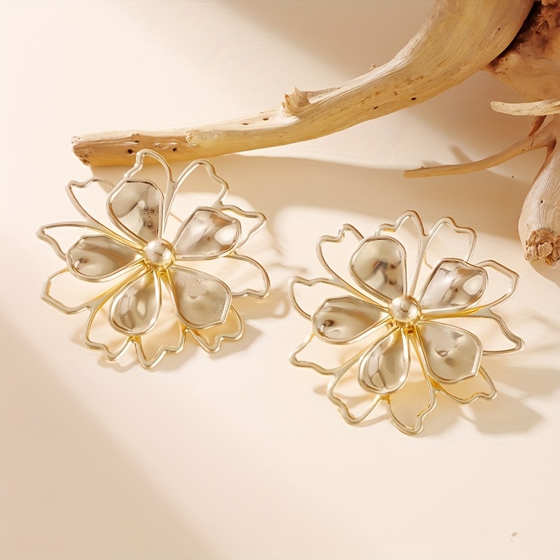 Stylish Exaggerated Flower Earrings for Women