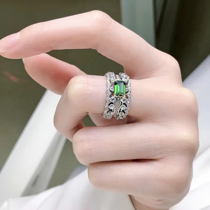 S925 Silvery Ring with Inlaid Classic Elegant Design