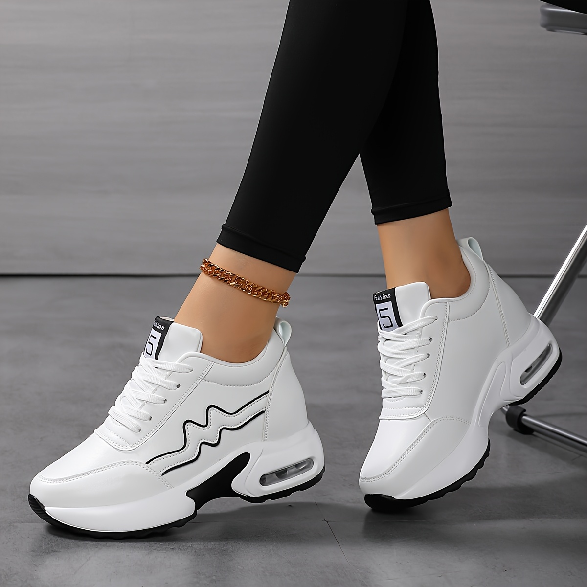 Tenis blancos clásicos gruesos para mujer SOSENFER - Zapatos cómodos y transpirables con aumento de altura oculto, tenis casuales con cordones para todas las estaciones, zapatos lindos