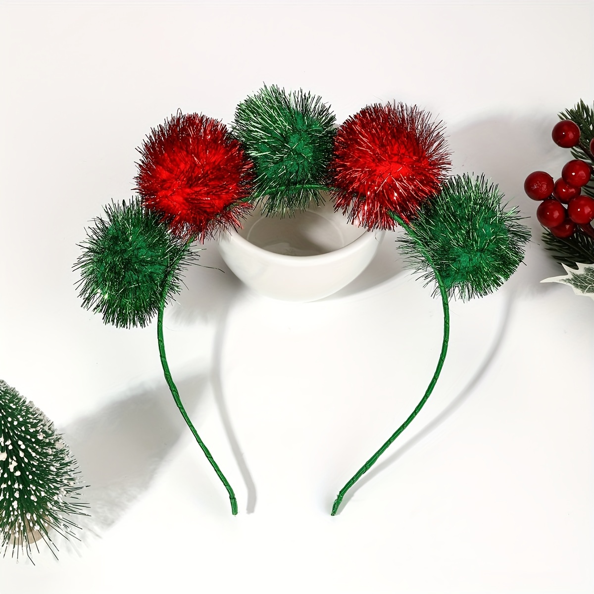

1pc Christmas Pom Pom For Women - Polyester , Red And , , Non-feathered