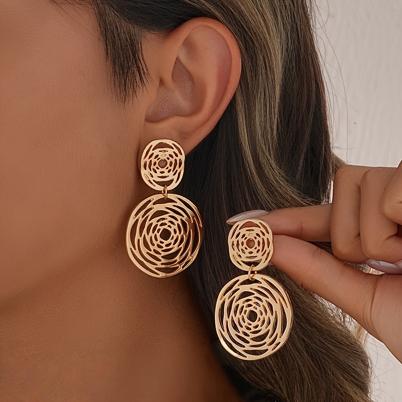 E-shop Ein Paar elegante Vintage-Bohemian-Stil unregelmäßige Hohl-Geometrie-Kreis-Ohrringe, geeignet für den täglichen Gebrauch, Party-Anlässe für