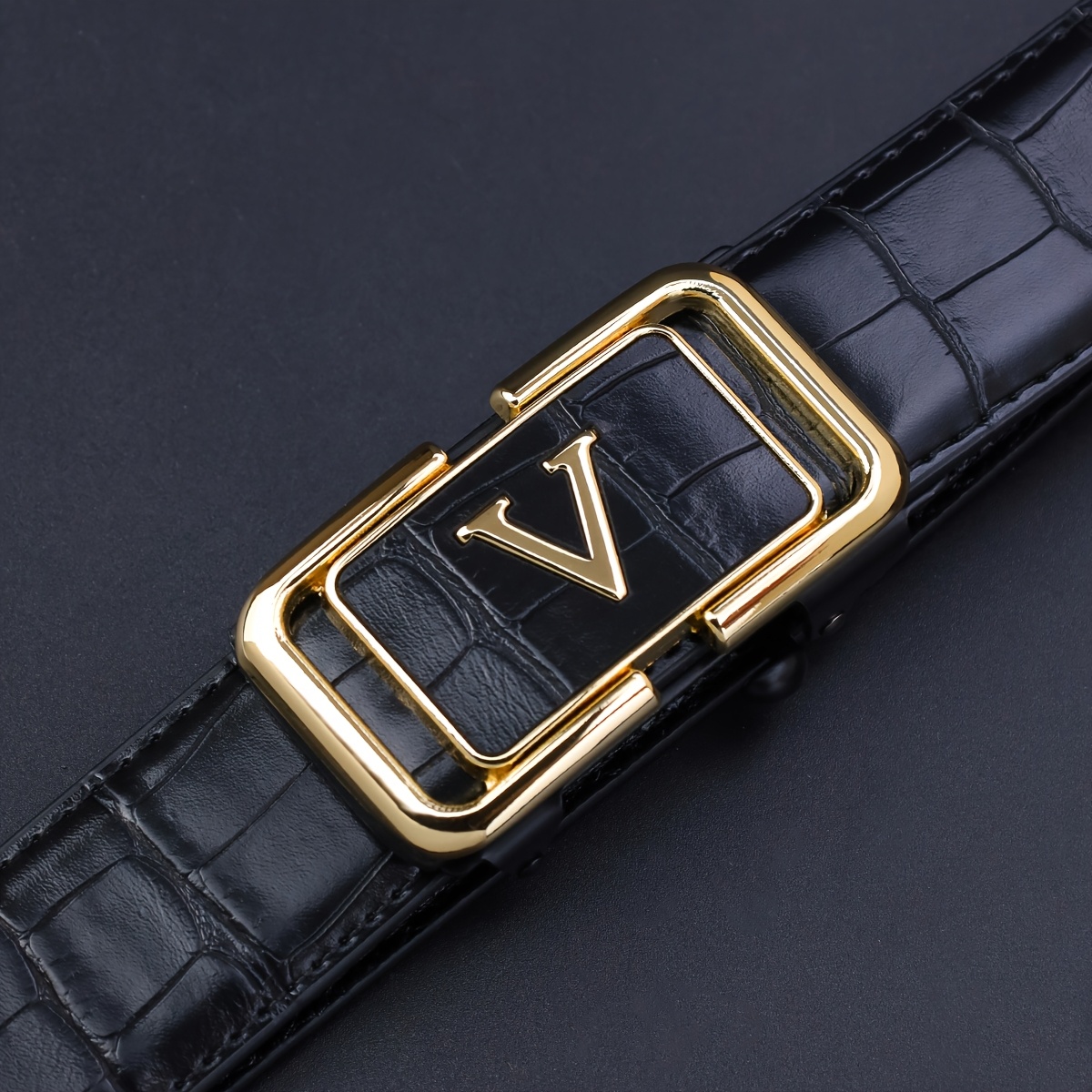 Ceinture Homme Luxe Boucle Automatique Ceinture pour hommes haut de gamme avec boucle automatique. Une ceinture élégante pour homme, adaptée aux occasions professionnelles, dégageant un charme séduisant. C