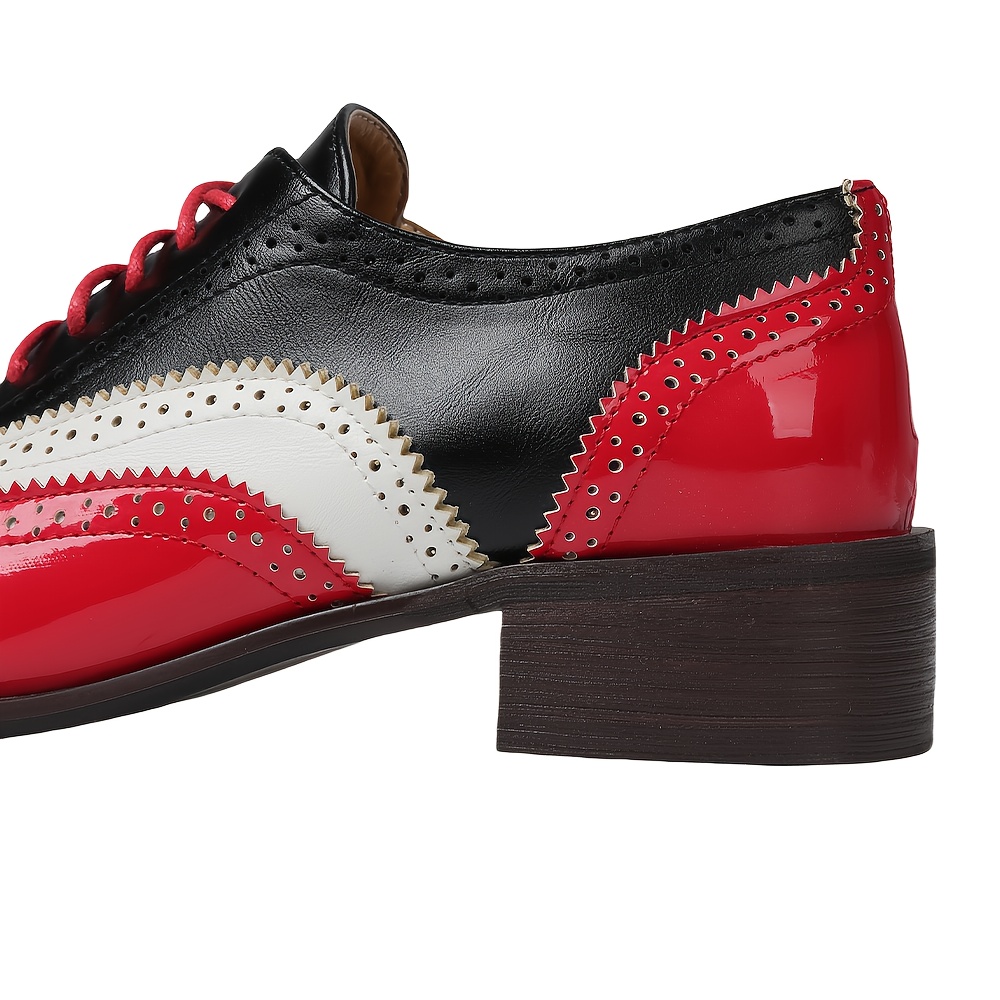 Durable rubber sole of the Oxford Shoe