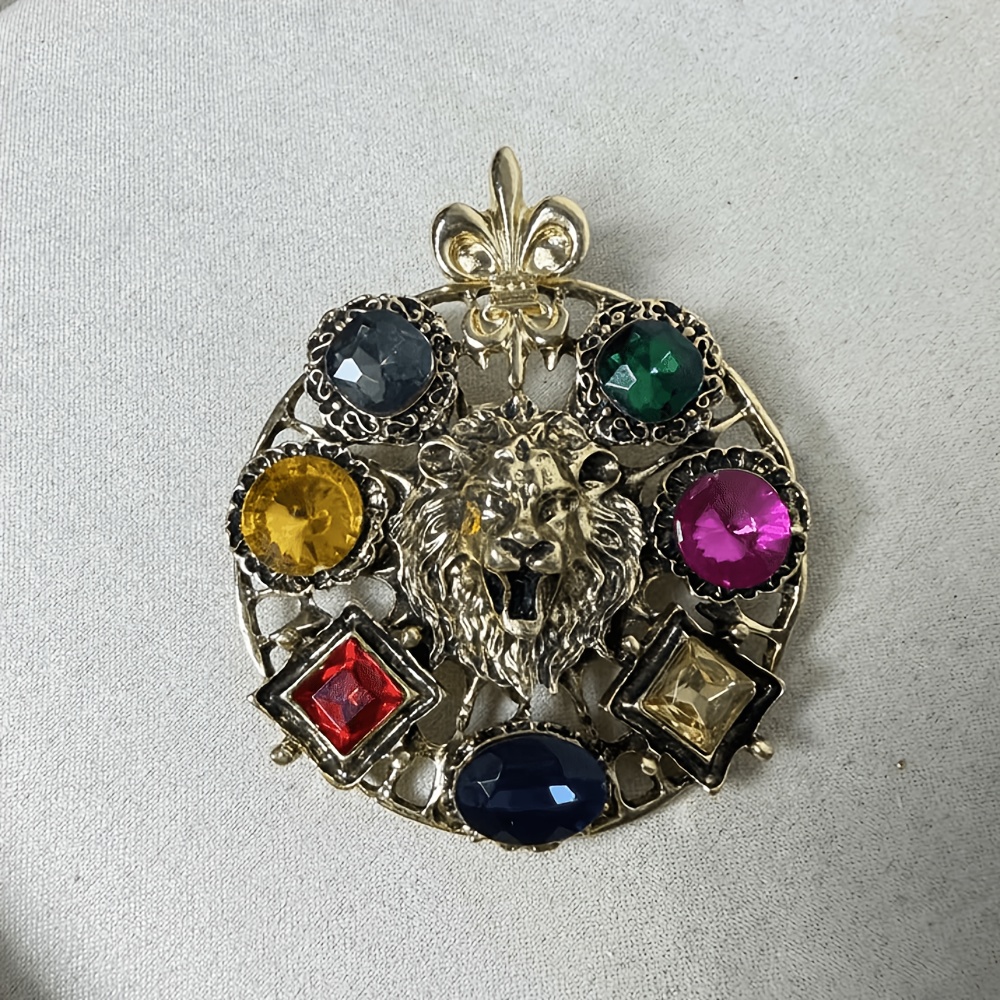 Inlaid With Rhinestone Lion Brooch, And Suitable For Travel Parties. Versatile For Daily Wear And Can Enhance Personal Charm