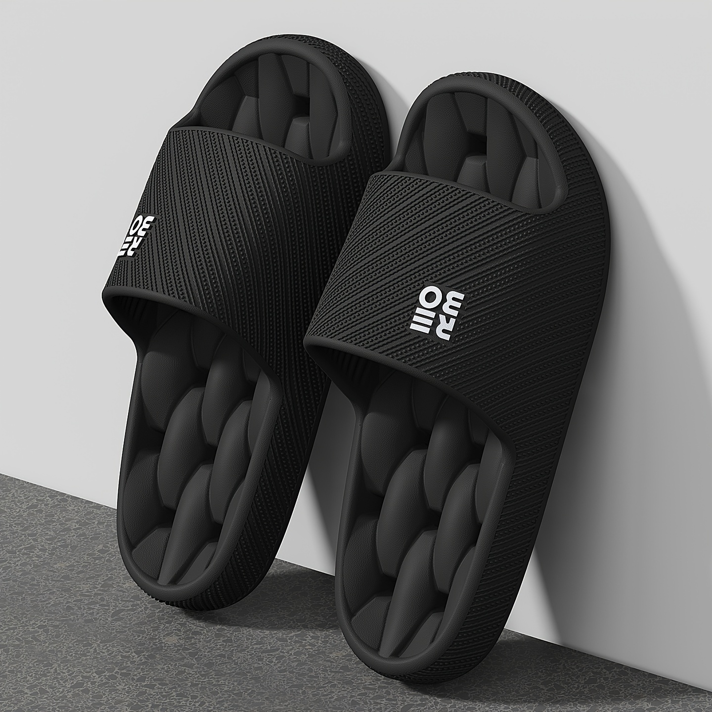 TEMU Chaussons confortables pour homme, antidérapants et à séchage rapide avec une semelle douce et silencieuse, adaptés à de bain et à . Chaussures