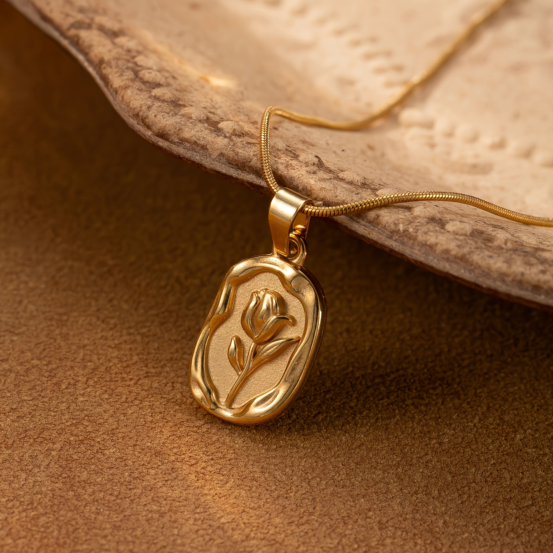 TEMU 1pc Elegante Collar con Colgante de en Acero Inoxidable - Joyería Floral Chapada en Oro de 18K, Regalo Duradero y Versátil, Adecuado para Uso