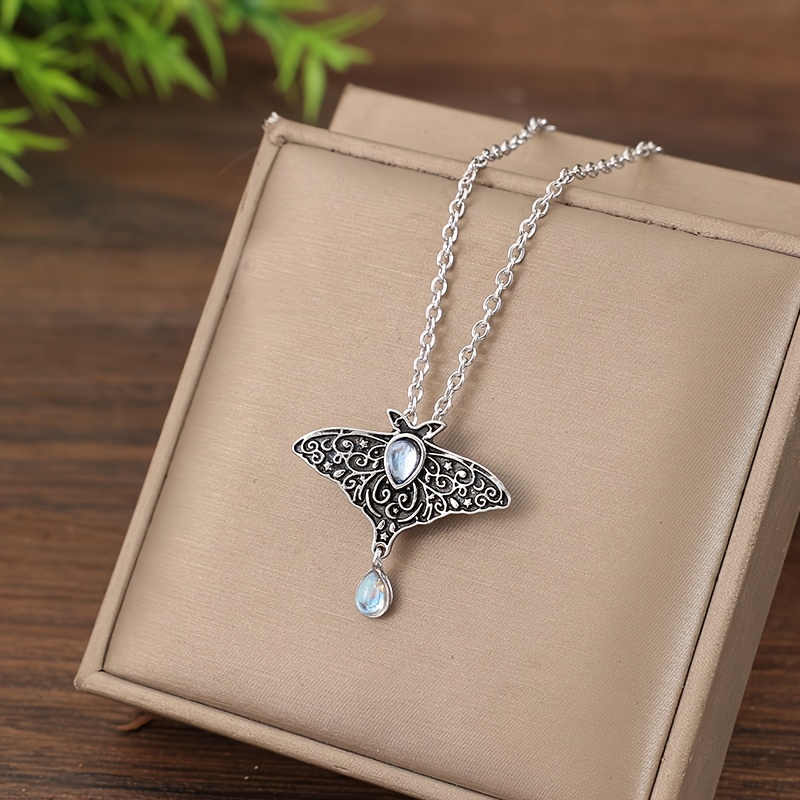 TEMU 1pc Collier en alliage de avec motif sculpté gothique en résine avec incrustée de chenille