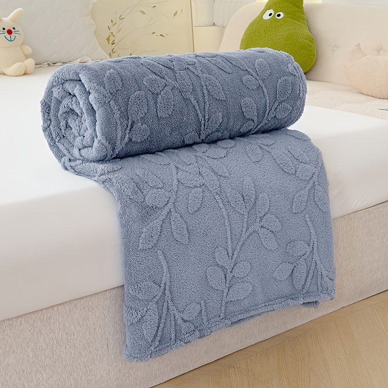 luxurious   throw blanket soft warm cozy for couch bed   versatile   gift blue   details 5