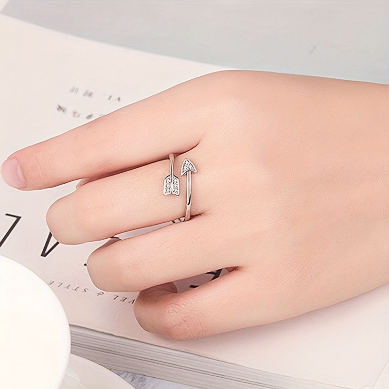 Women's Vintage Minimalist Arrow Design Open Ring, Synthetic Zirconia