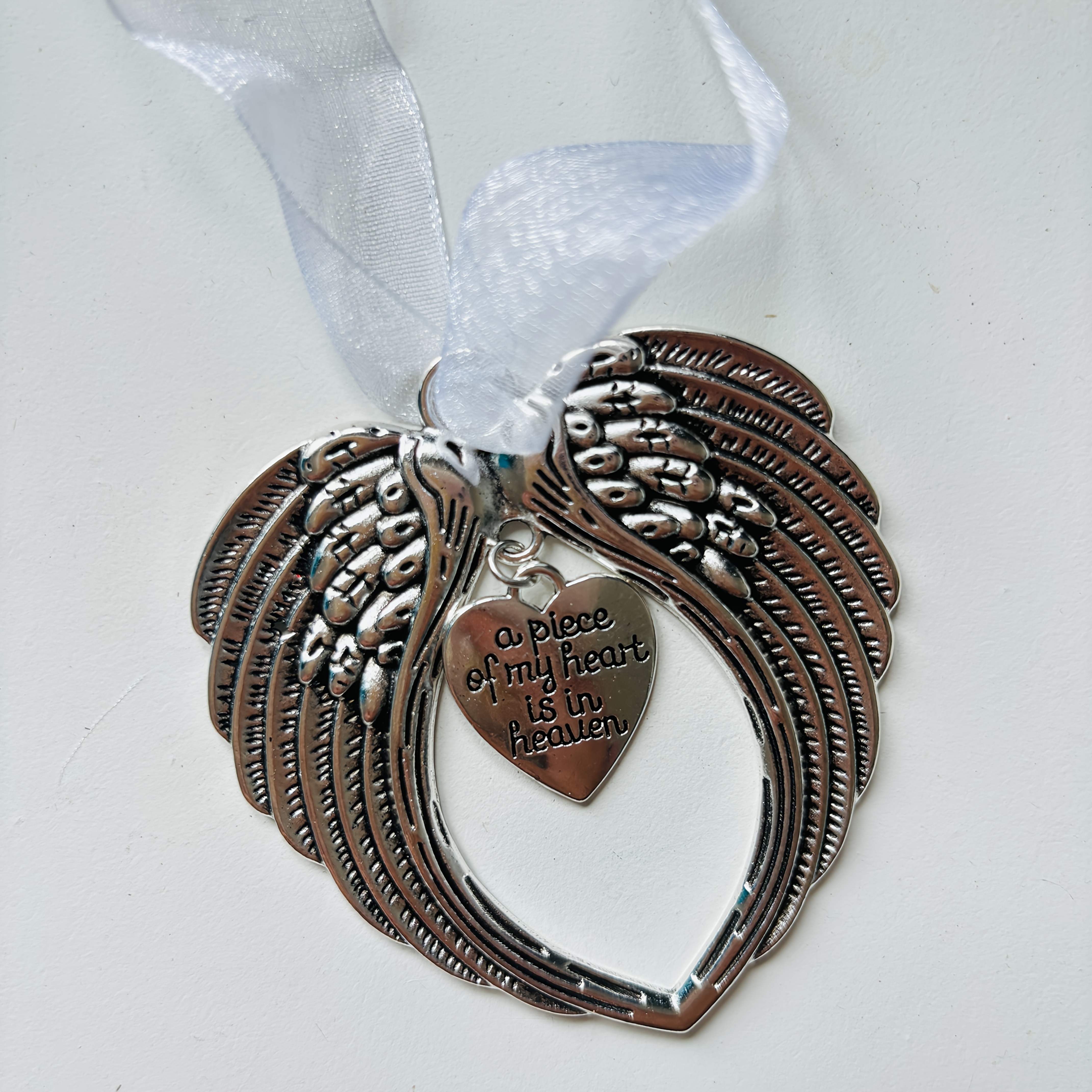 TEMU Set Of 2 Christmas Pendants Featuring A Heart, Perfect For Holiday Decorations, Gifts, And Home Decor