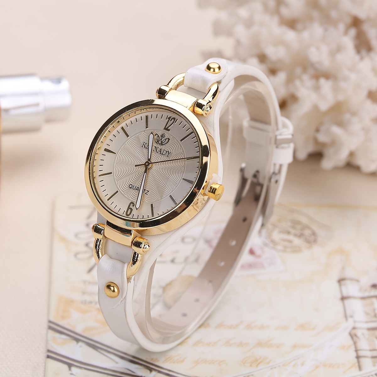 Wal-Joy Women's Elegant Minimalist Quartz Watch with White Dial, Golden-Tone Markers & Light Brown Faux Leather Strap - Casual Chic Casual Attire, Stylish Wristwatch | Sleek Round Case | Clear Numeral Markers
