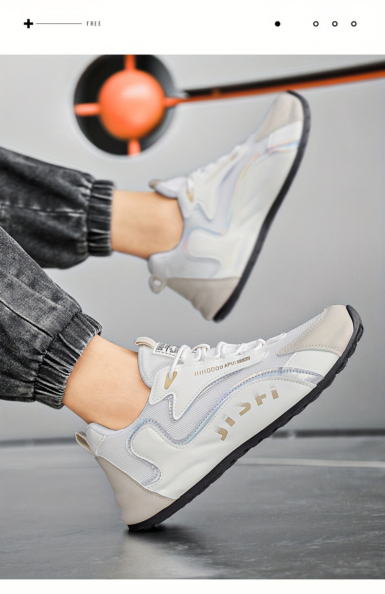 Tenis elegantes para hombre en blanco y dorado - Zapatos transpirables y cómodos para caminar con absorción de impactos, suela de PVC duradera y cierre de agujetas, ideales para uso casual, correr y actividades al aire libre, calzado casual | Tenis con agujetas elegantes | Zapatos cómodos para caminar