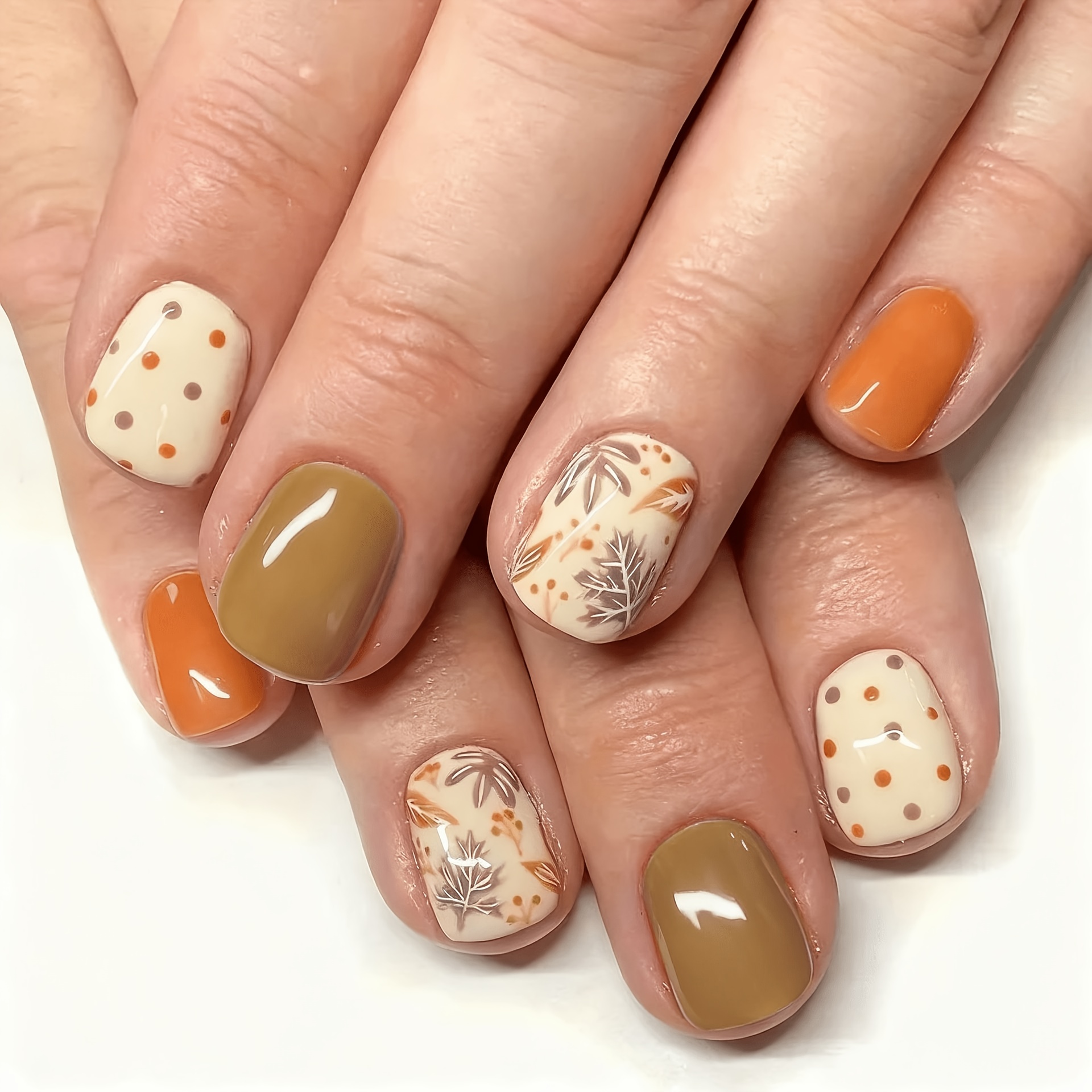 TEMU Upgrade Your Style 24pcs Short Square Nail Art Wearable Nails Cartoon Maple Leaf Polka Glossy False Nails Extendable Removable Nails With Jelly