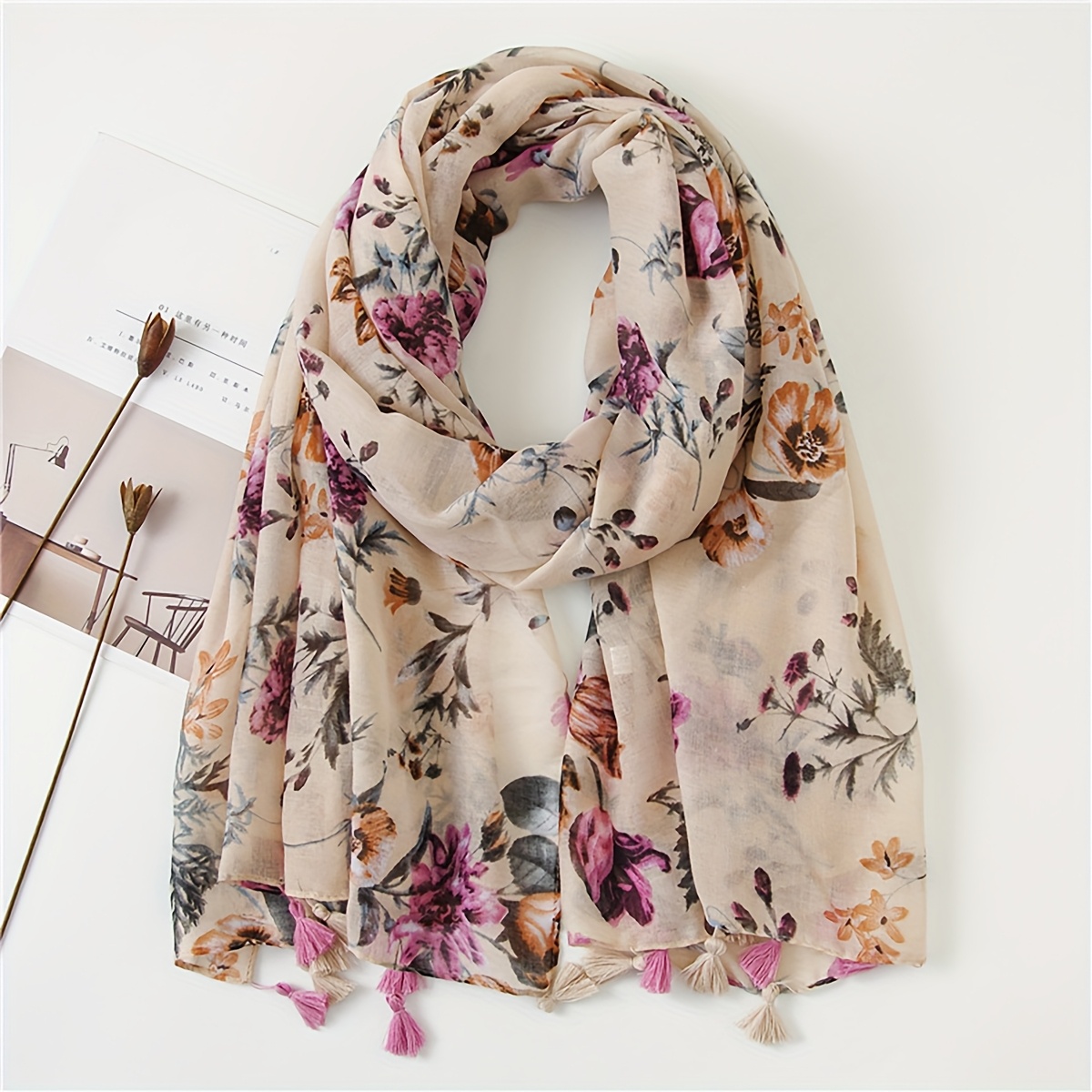 A Women's Fashion Printed Scarf Shawl Suitable For Daily Use