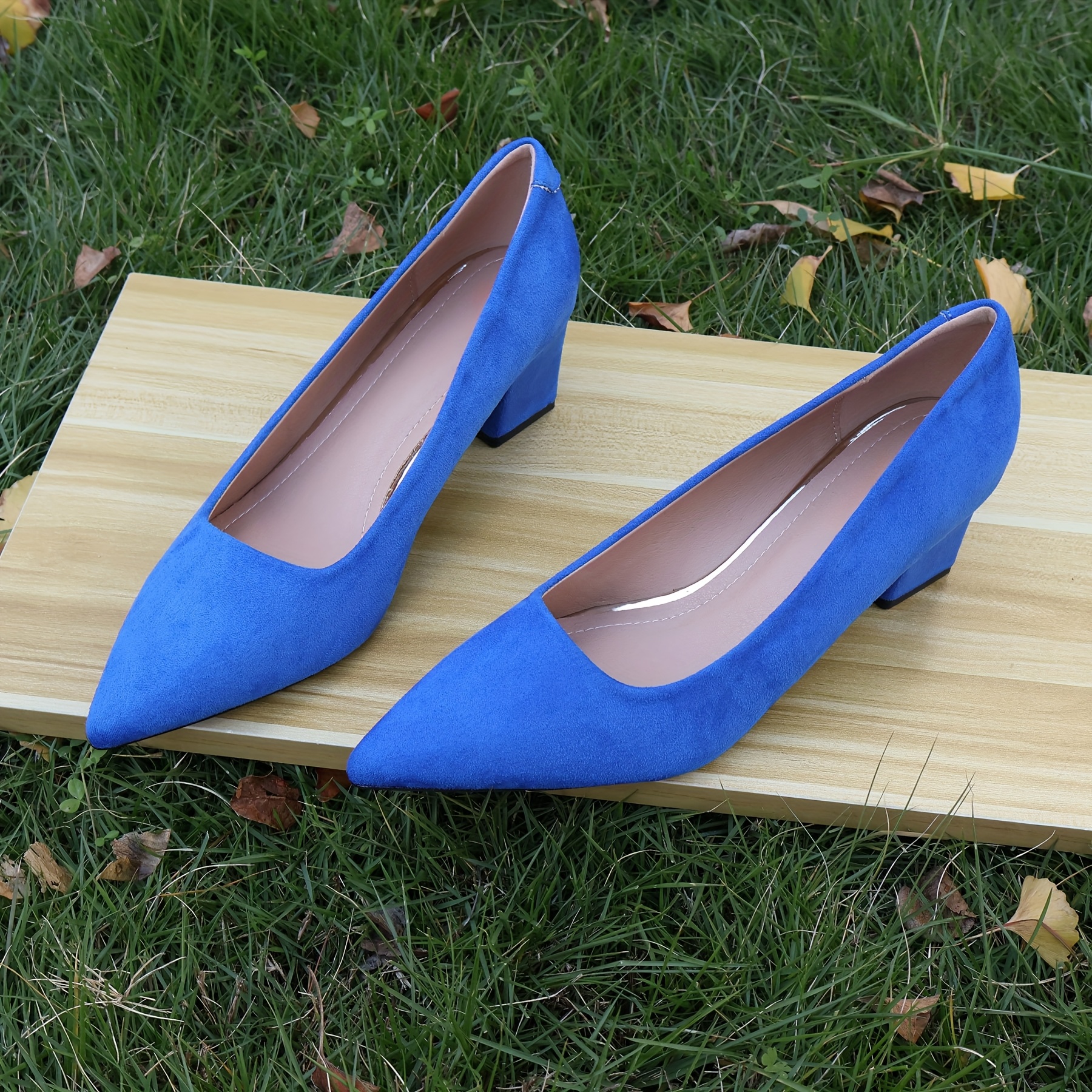 Chaussures habillées à enfiler confortables à talons épais à bout pour  femmes de couleur bleu roi pour les fêtes, les événements et les ma