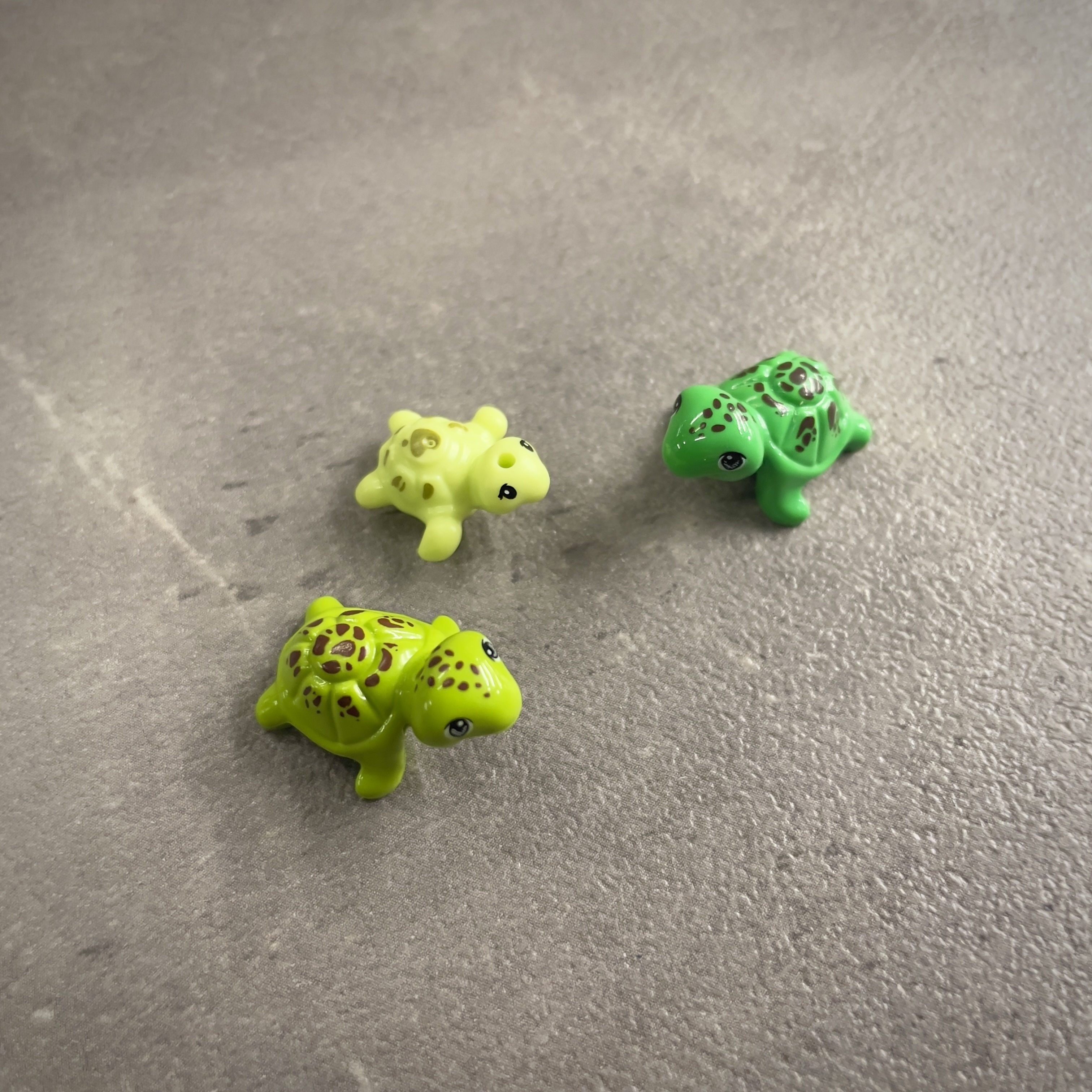 Image of Small Particle Building Blocks Compatible With Moc, Small Plug-in Toys, Small Accessories For Scenes, A Family Of Sea Turtles, , Small Sea Turtles, Diy Assembly And Matching Toys, Play At
