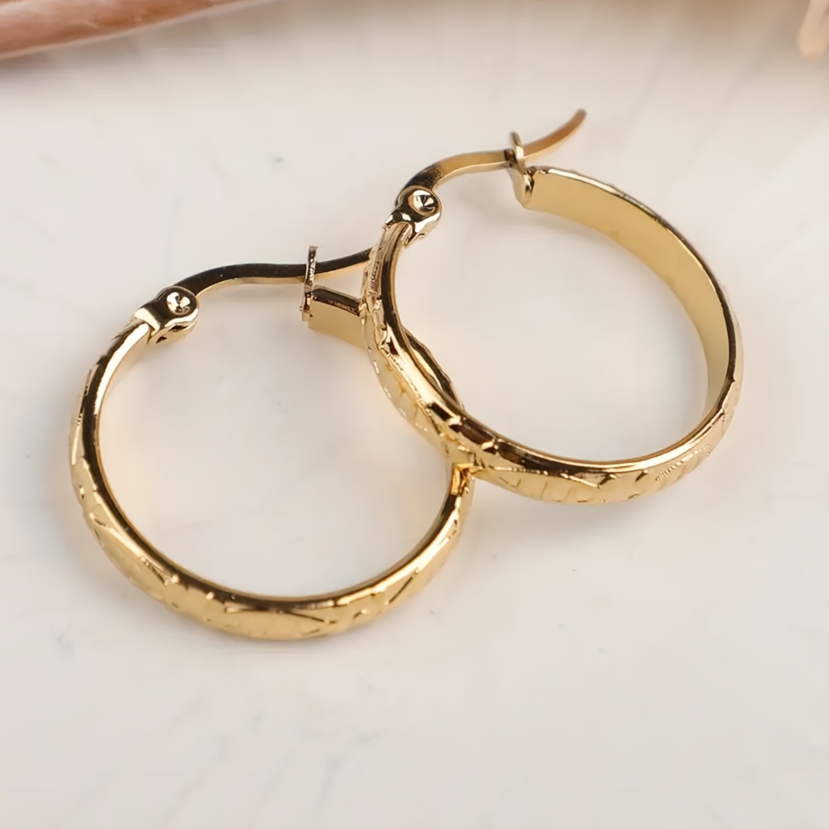 

1 Pair Fashion Round Patterned Hoop Earrings, Steel With Hypoallergenic Needle, Elegant Jewelry For Women