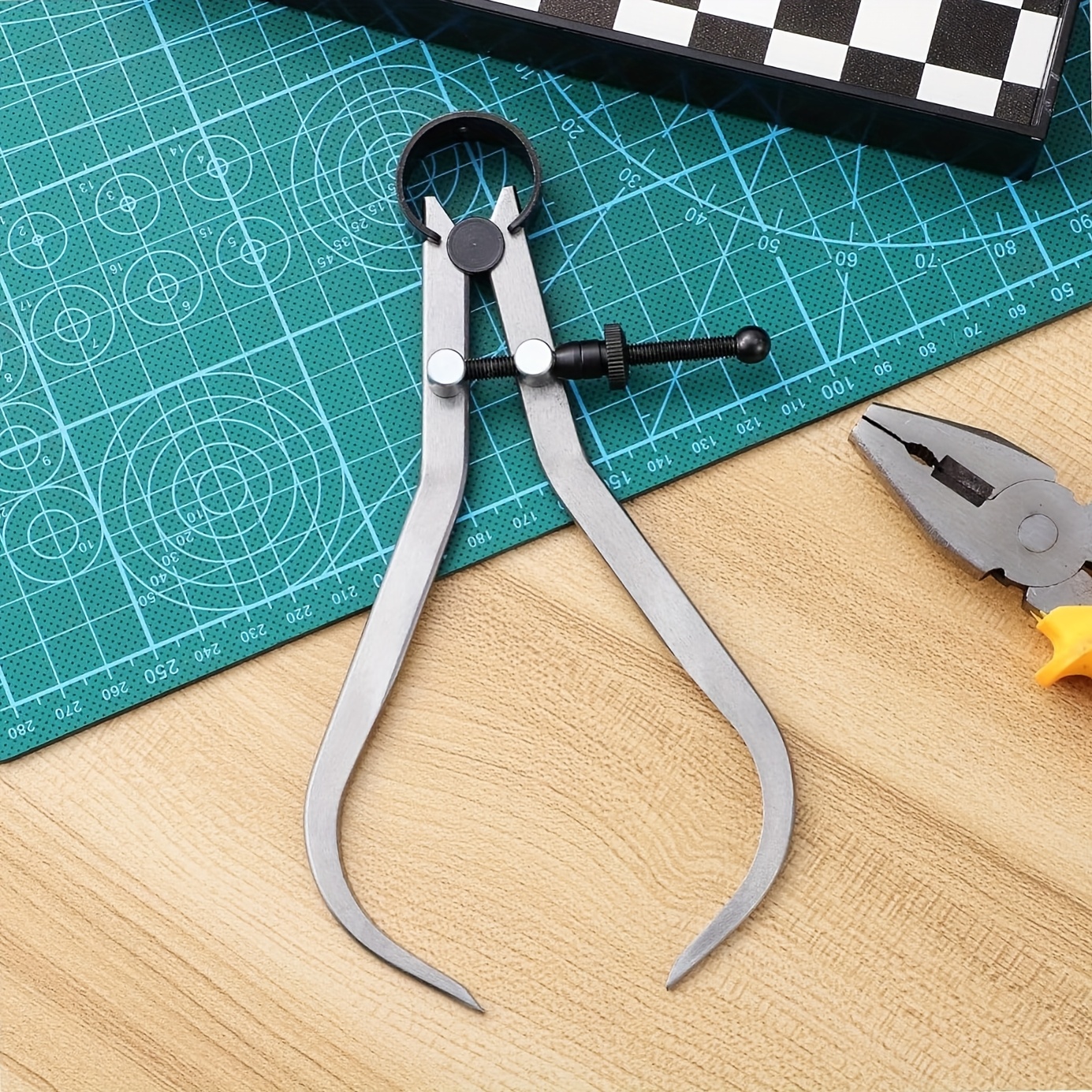 1pc, Adjustable Spring Caliper, Measuring Tool For Precise Internal And External Dimensions, Portable Graduated Caliper, Equipped With Solid Nuts And Curved Legs, Suitable For And Woodworking Projects