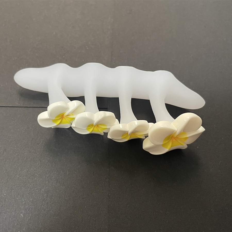 1pc Soft Silicone White Flower Toe Separator For Nail Polish Application Tools Easy Toe Spacers
