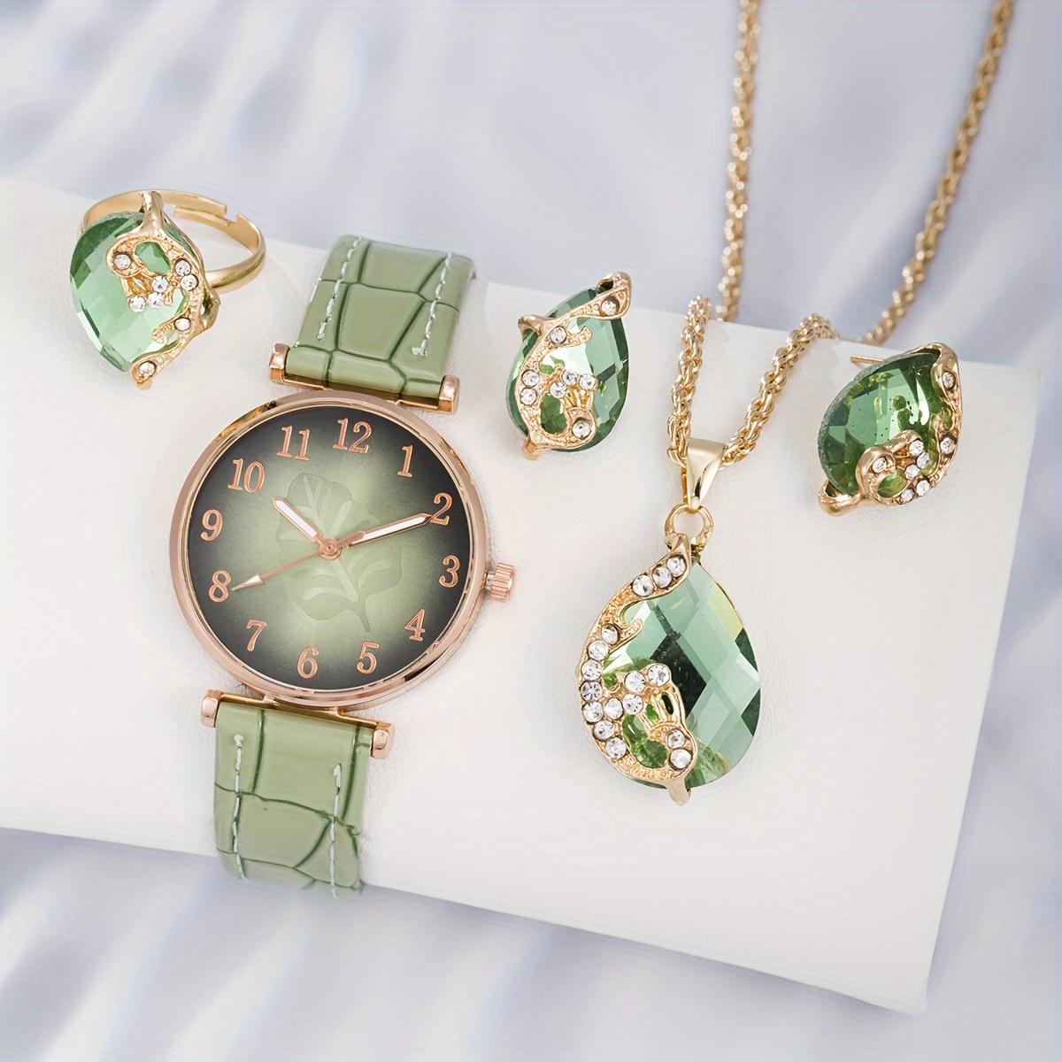 4pcs ladies gorgeous classic niche bracelet watch peacock  display picture 1