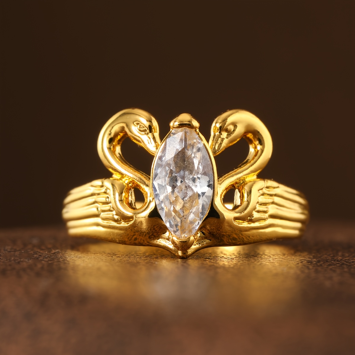 Women's Elegant Swan Ring Embellished with Synthetic Zirconia