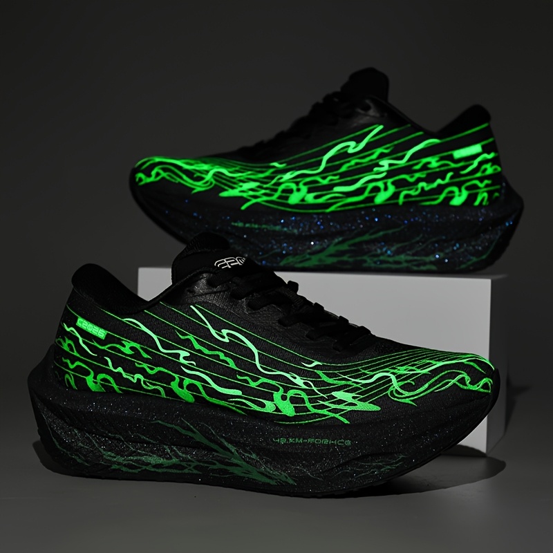 True Explosive Running Shoes 2026 New Model Soft-Soled Sports Carbon Plate Running Shoes Fluorescent Youth Sports Shoes for Physical Education Exam Shock-Absorbing Rebound Carbon Plate Running Shoes for Both Men And Women