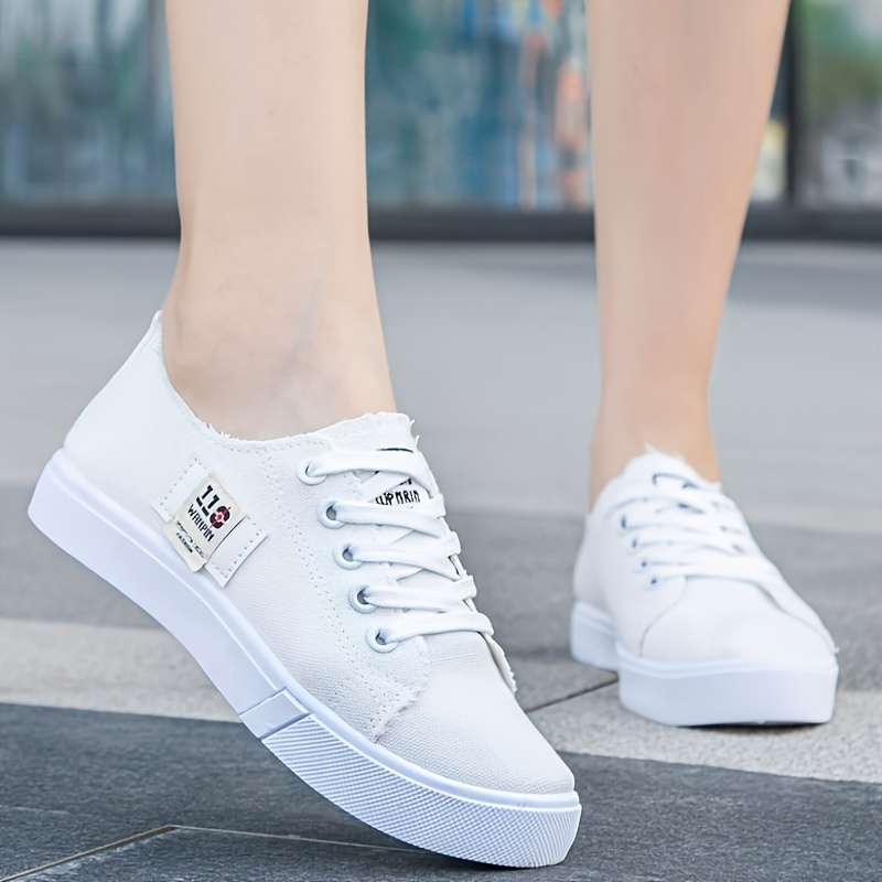 One Pair of Stylish Versatile Shoes, Low-Top White Sneakers with Elegant Breathability, Casual Single Shoes Showcasing Feminine Charm