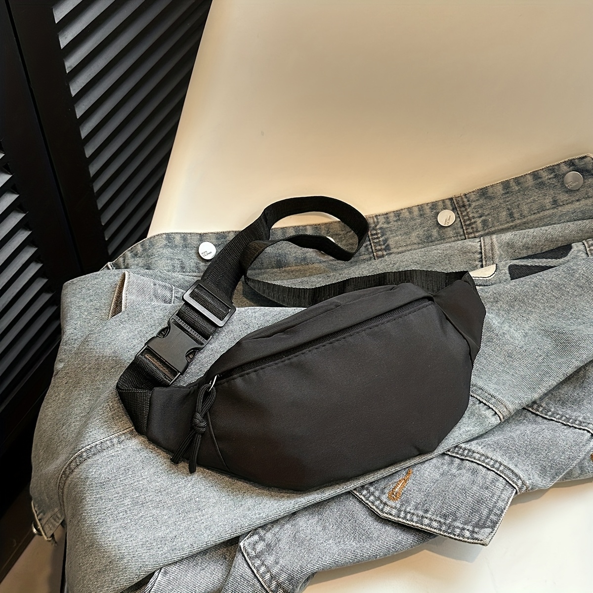 Image of Men's And Women's Waist Bags, Single Shoulder Crossbody Bags, Chest Bags For Outdoor Travel, Solid And Phone Bags