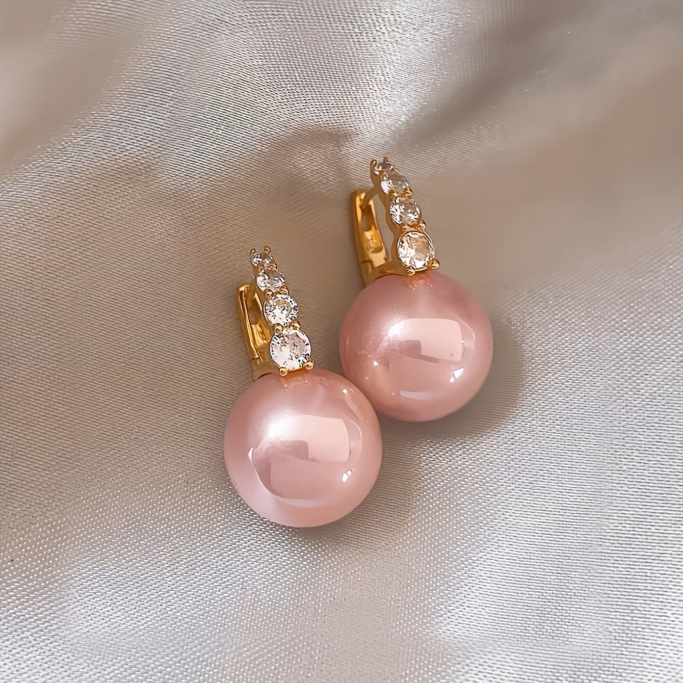 Image of A Pair Of Lightweight, High-end Women's Fashion Earring. Copper, It Features Cubic Zirconia And Pink Artificial Pearls. As A Versatile Daily Accessory For Women, An For Birthday And Holiday Gifts