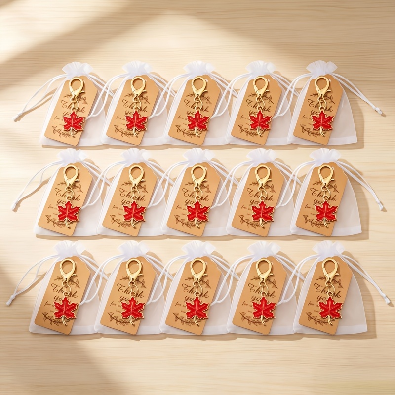 TEMU Lot de 45 pièces/15 ensembles de porte-clés à fermoir avec feuille d'érable rouge, 15 porte-clés + 15 papiers cartonnés + 15 sacs cadeaux,