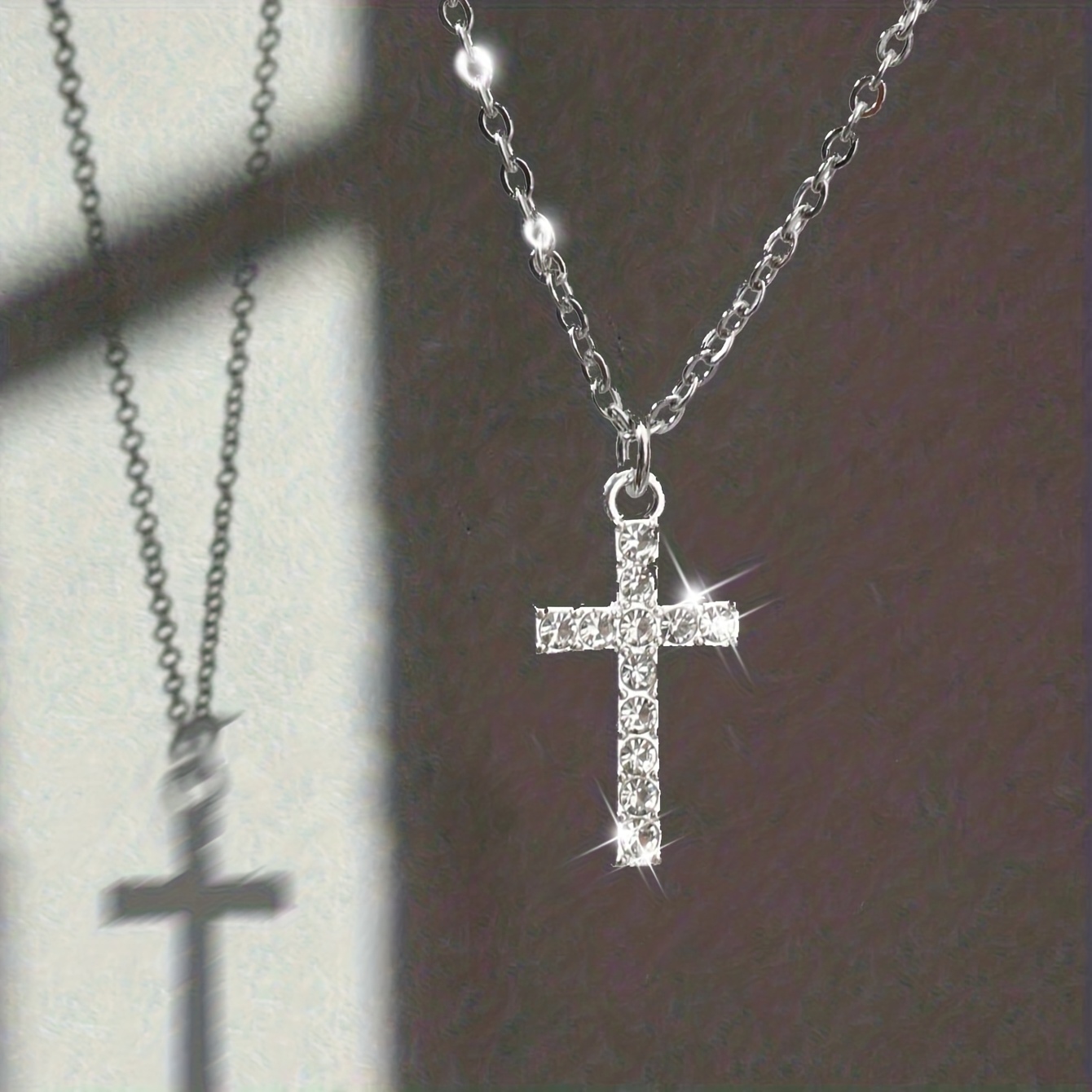 1 Cross Fashion Women's Necklace, Women' Luxury High-end Collarbone Chain Accessories, Cross Necklace, Women's Versatile Alloy Collarbone Chain