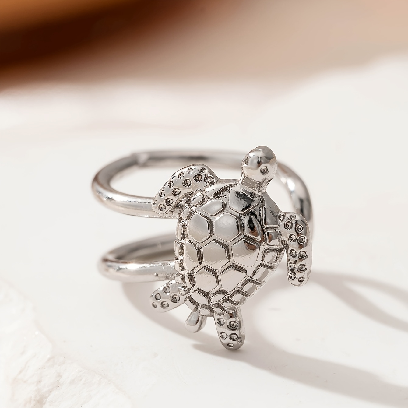 1pc Stylish Clip-on Earrings For Women, Featuring Cute Mini Turtle Designs, Perfect For Parties And Everyday Wear