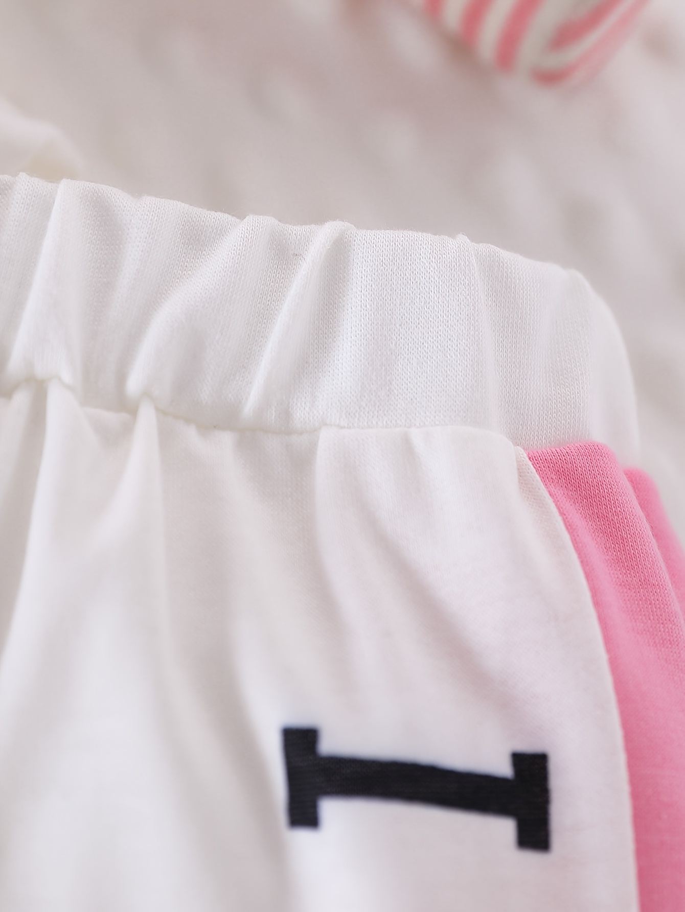 Adorable 'I Love Mom' Letter & Heart Print Knit Fabric T-Shirt and Pants Set for Baby Girls - Cozy Casual Outfit with Elastic Waistband, Perfect for Fall/Winter, Baby Girl Clothes, Perfect for Outdoor