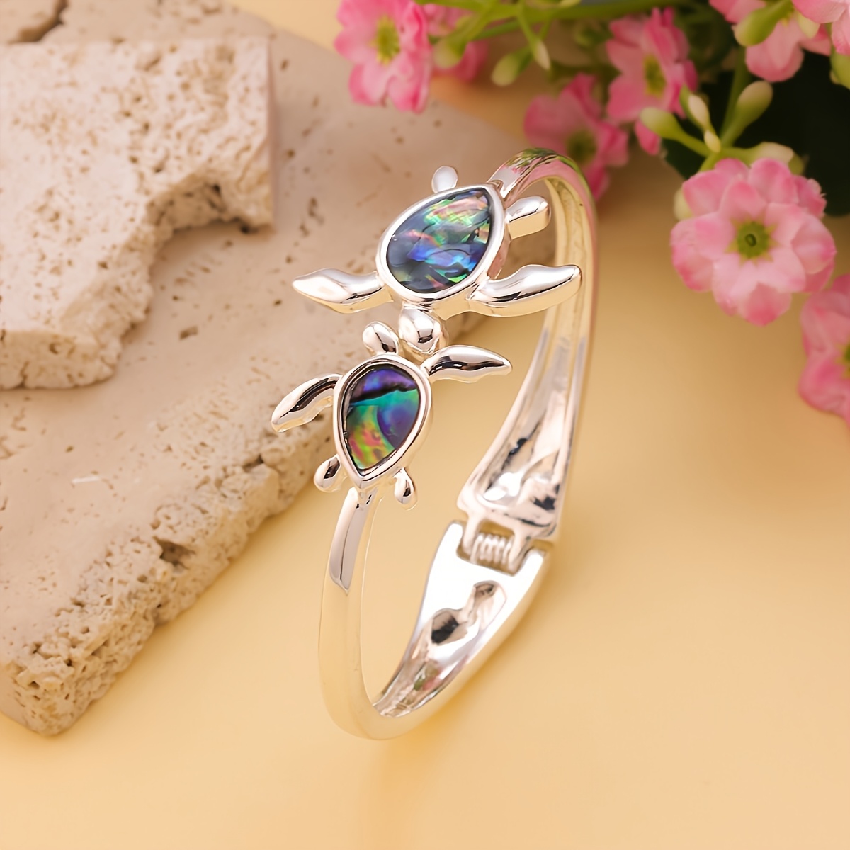 Women's Ocean Themed Zinc Alloy Turtle Open Bracelet with Abalone Shell Charm